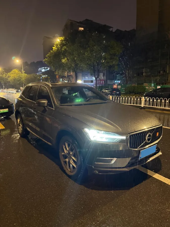2021 Volvo XC60 2.0T 250HP L4 8AT,autocango,china used car exporter,china ev exporter,chinese used car exporter,chinese used ev exporter