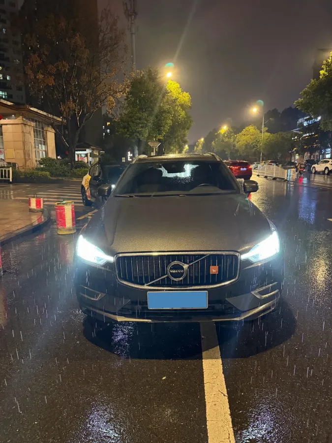 2021 Volvo XC60 2.0T 250HP L4 8AT,autocango,china used car exporter,china ev exporter,chinese used car exporter,chinese used ev exporter