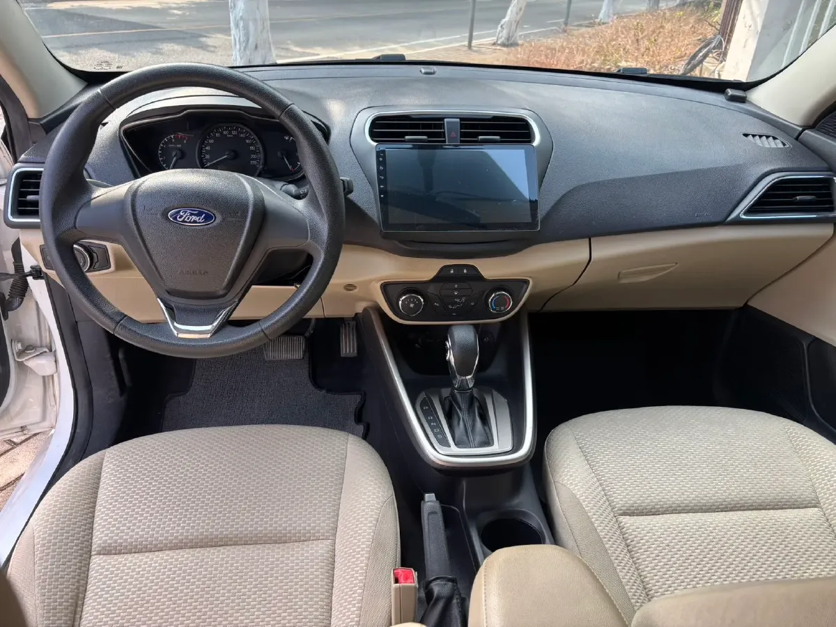 2017 Ford Escort 1.5L 113HP L4 6AT,autocango,china used car exporter,china ev exporter,chinese used car exporter,chinese used ev exporter