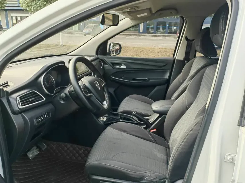 2019 BaoJun 730 1.5T 147HP L4 CVT,autocango,china used car exporter,china ev exporter,chinese used car exporter,chinese used ev exporter