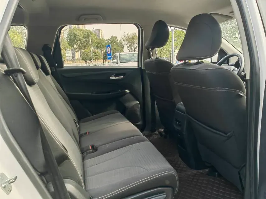 2019 BaoJun 730 1.5T 147HP L4 CVT,autocango,china used car exporter,china ev exporter,chinese used car exporter,chinese used ev exporter