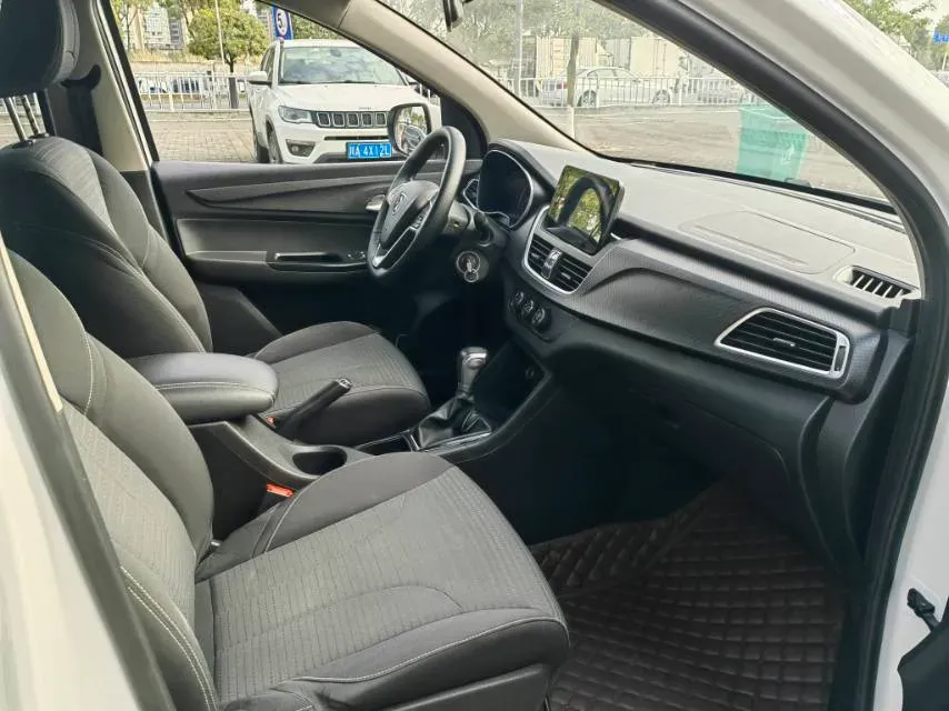 2019 BaoJun 730 1.5T 147HP L4 CVT,autocango,china used car exporter,china ev exporter,chinese used car exporter,chinese used ev exporter