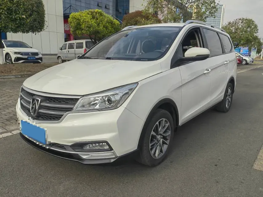 2019 BaoJun 730 1.5T 147HP L4 CVT,autocango,china used car exporter,china ev exporter,chinese used car exporter,chinese used ev exporter