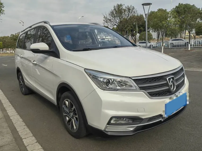2019 BaoJun 730 1.5T 147HP L4 CVT,autocango,china used car exporter,china ev exporter,chinese used car exporter,chinese used ev exporter