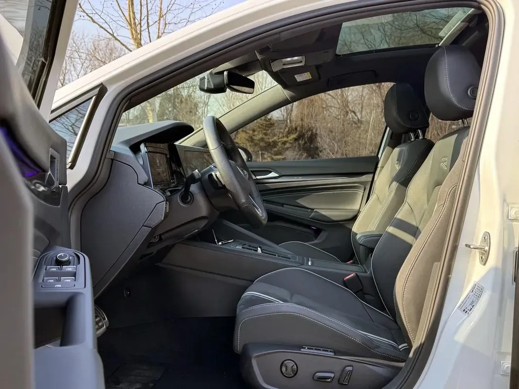 2021 Volkswagen Golf 1.4T 150HP L4 7DCT,autocango,china used car exporter,china ev exporter,chinese used car exporter,chinese used ev exporter