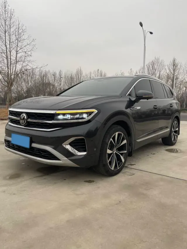 2022 Volkswagen Talagon 2.5T 299HP V6 7DCT,autocango,china used car exporter,china ev exporter,chinese used car exporter,chinese used ev exporter