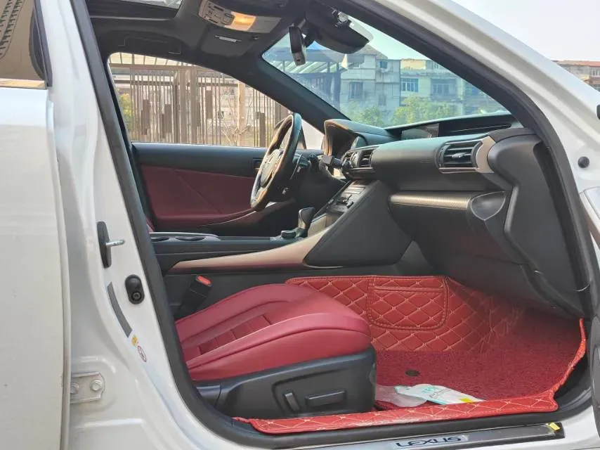 2017 Lexus IS 2.0T 245HP L4 8AT,autocango,china used car exporter,china ev exporter,chinese used car exporter,chinese used ev exporter