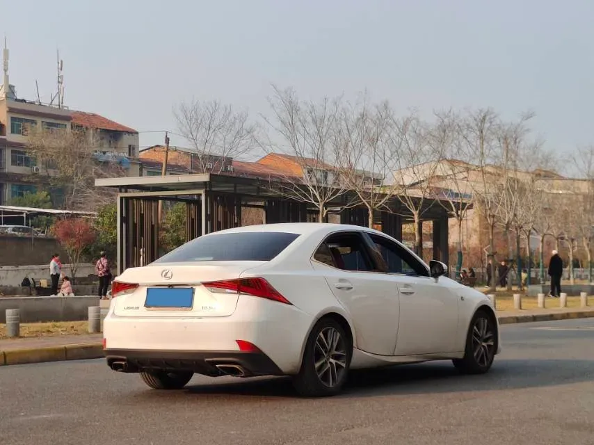 2017 Lexus IS 2.0T 245HP L4 8AT,autocango,china used car exporter,china ev exporter,chinese used car exporter,chinese used ev exporter