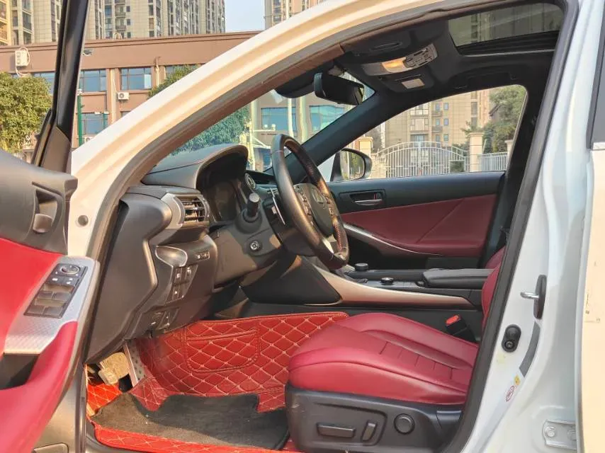 2017 Lexus IS 2.0T 245HP L4 8AT,autocango,china used car exporter,china ev exporter,chinese used car exporter,chinese used ev exporter