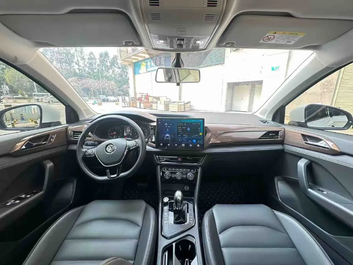 2019 MINI MINI 1.5T 102HP L3 7DCT,autocango,china used car exporter,china ev exporter,chinese used car exporter,chinese used ev exporter