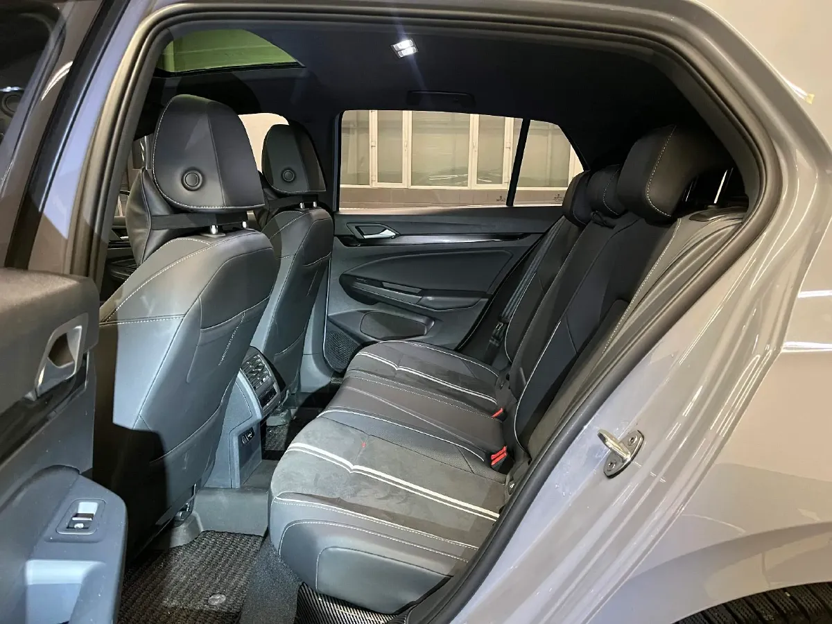 2023 Volkswagen Golf 1.4T 150HP L4 7DCT,autocango,china used car exporter,china ev exporter,chinese used car exporter,chinese used ev exporter