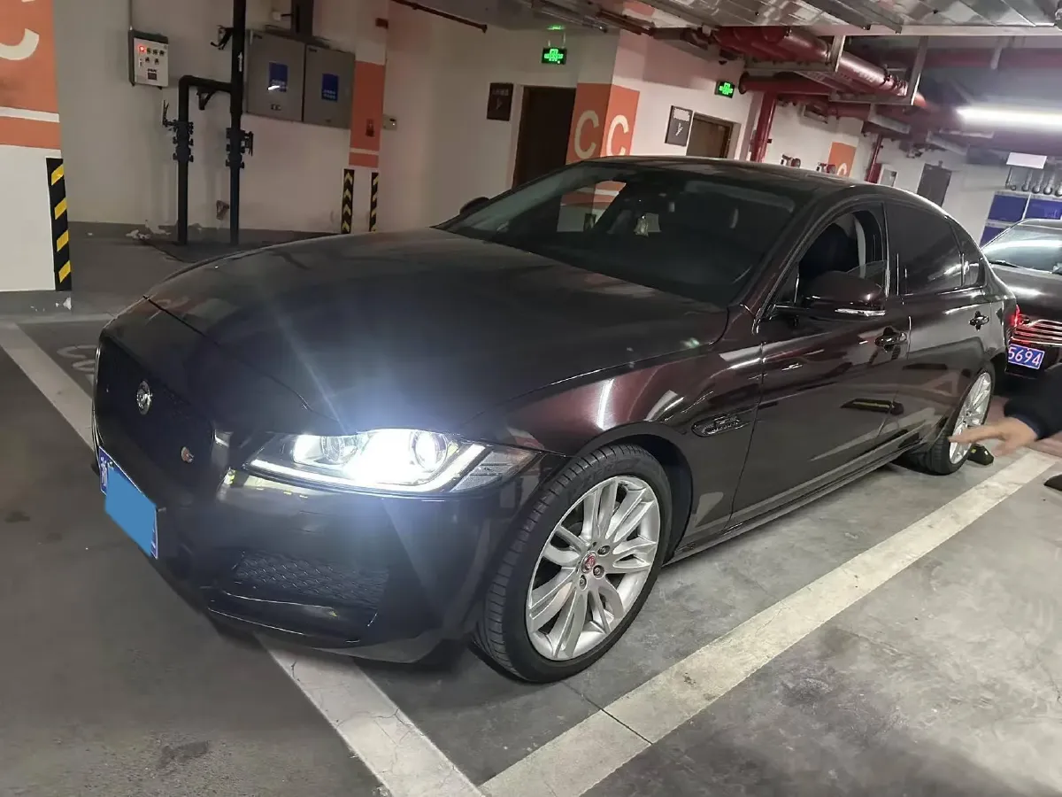 2020 Jaguar XFL 2.0T 200HP L4 8AT,autocango,china used car exporter,china ev exporter,chinese used car exporter,chinese used ev exporter