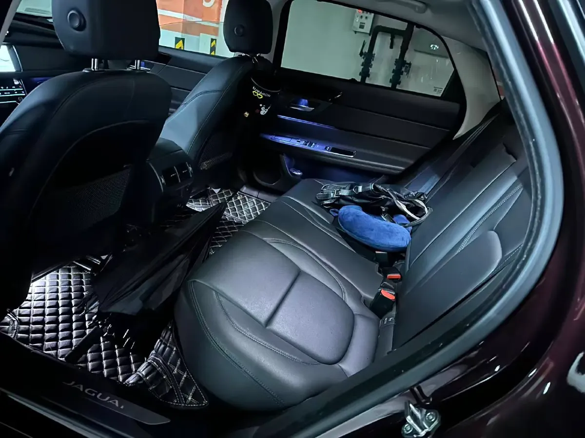 2020 Jaguar XFL 2.0T 200HP L4 8AT,autocango,china used car exporter,china ev exporter,chinese used car exporter,chinese used ev exporter