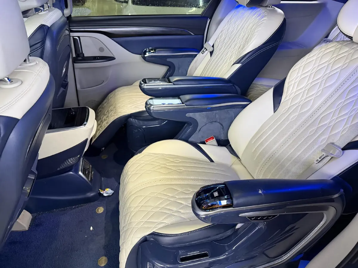 2020 Buick GL8 2.0T 237HP L4 9AT,autocango,china used car exporter,china ev exporter,chinese used car exporter,chinese used ev exporter