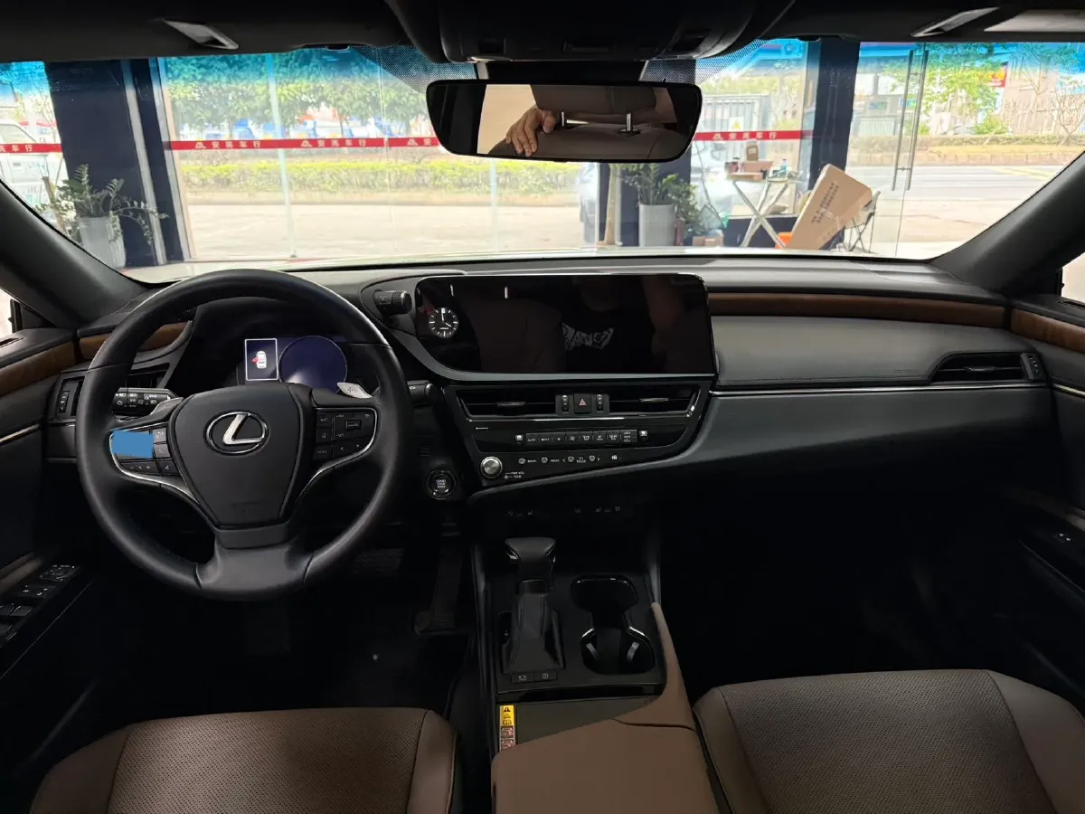 2024 Lexus ES 2.0L 173HP L4 CVT,autocango,china used car exporter,china ev exporter,chinese used car exporter,chinese used ev exporter