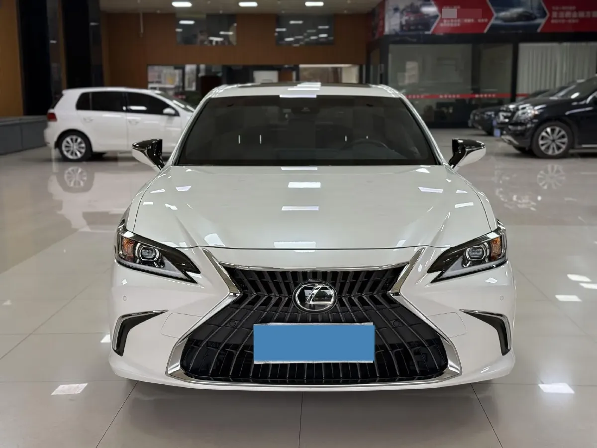 2024 Lexus ES 2.0L 173HP L4 CVT,autocango,china used car exporter,china ev exporter,chinese used car exporter,chinese used ev exporter