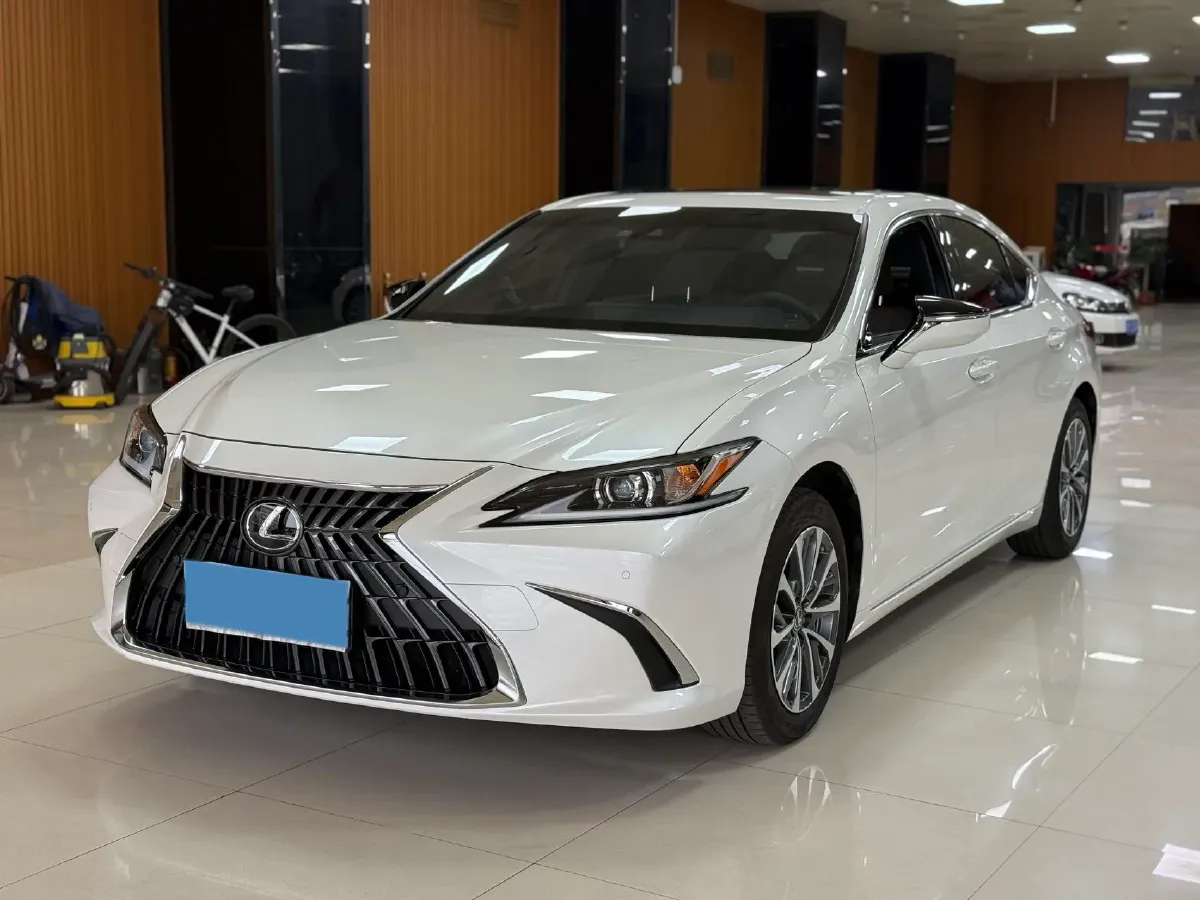 2024 Lexus ES 2.0L 173HP L4 CVT,autocango,china used car exporter,china ev exporter,chinese used car exporter,chinese used ev exporter