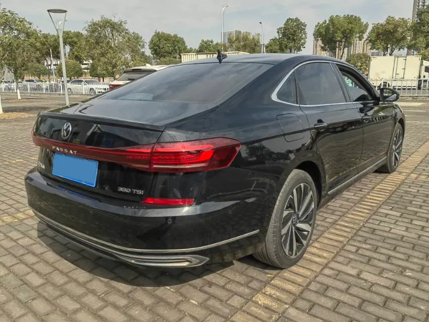 2023 Volkswagen Passat 2.0T 220HP L4 7DCT,autocango,china used car exporter,china ev exporter,chinese used car exporter,chinese used ev exporter