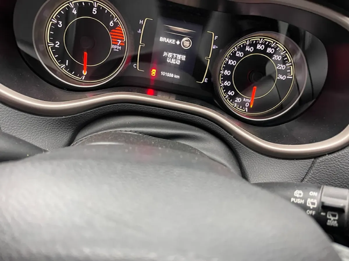 2017 Jeep Cherokee 2.4L 175HP L4 9AT,autocango,china used car exporter,china ev exporter,chinese used car exporter,chinese used ev exporter