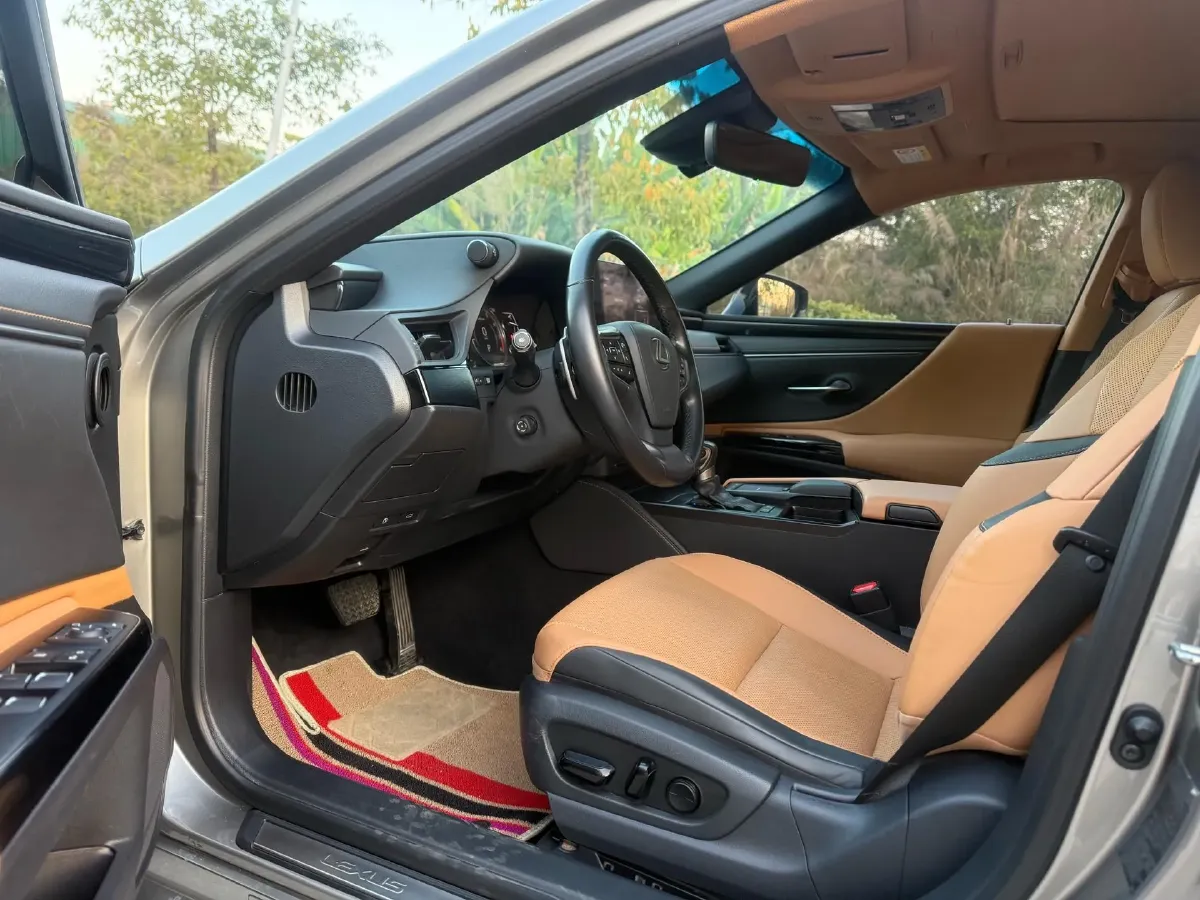 2022 Lexus ES 2.0L 173HP L4 CVT,autocango,china used car exporter,china ev exporter,chinese used car exporter,chinese used ev exporter