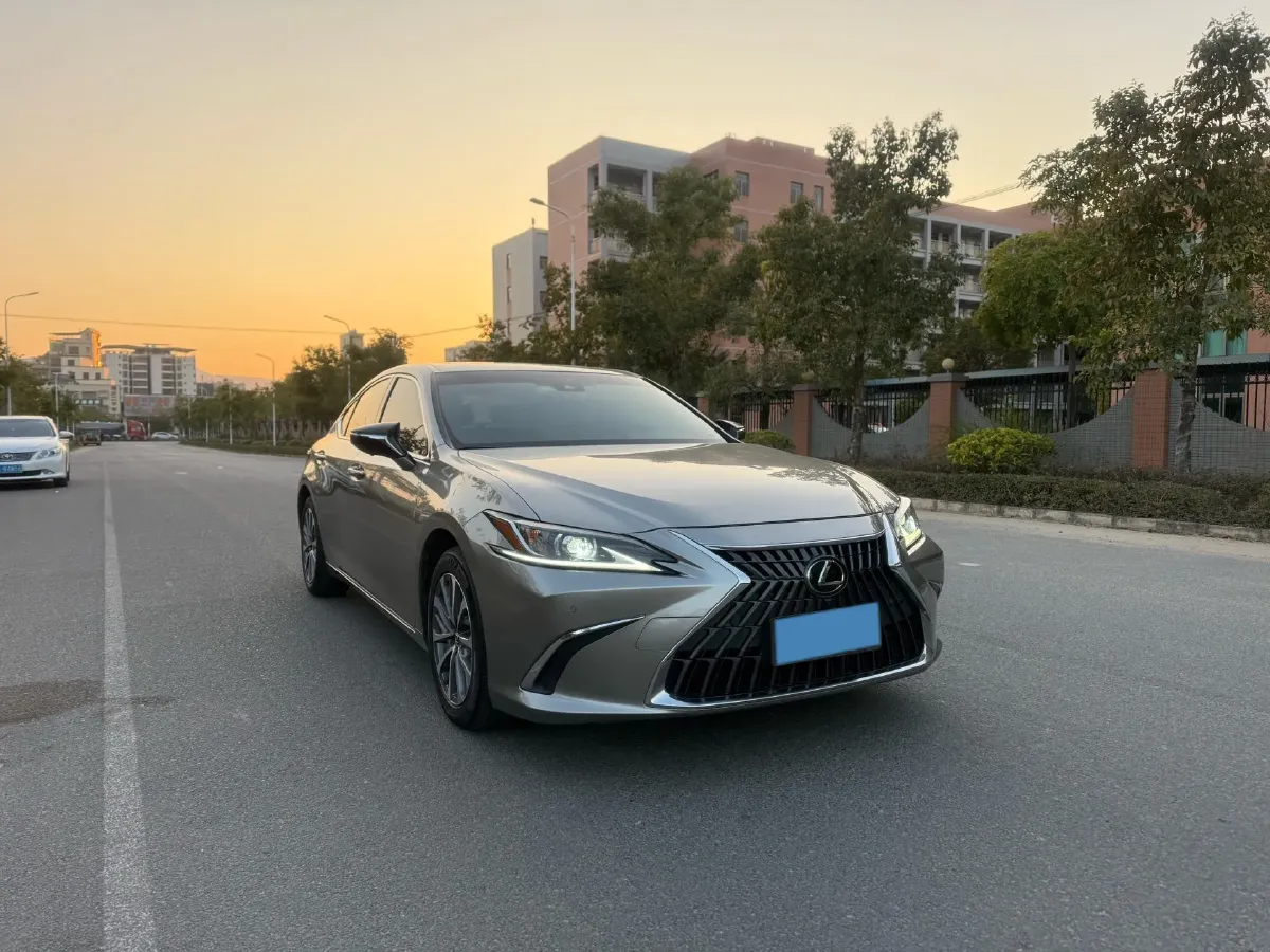 2022 Lexus ES 2.0L 173HP L4 CVT,autocango,china used car exporter,china ev exporter,chinese used car exporter,chinese used ev exporter
