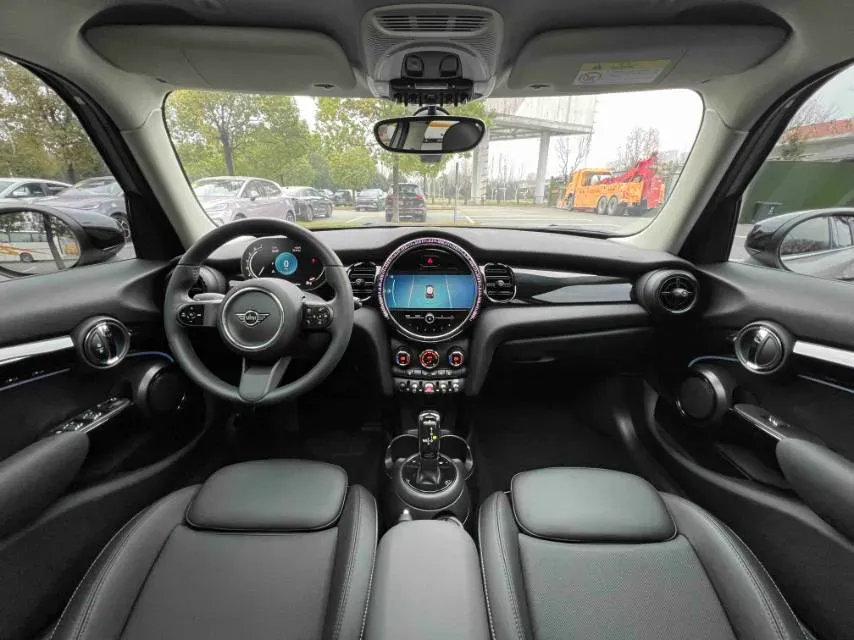 2023 MINI MINI 1.5T 136HP L3 7DCT,autocango,china used car exporter,china ev exporter,chinese used car exporter,chinese used ev exporter