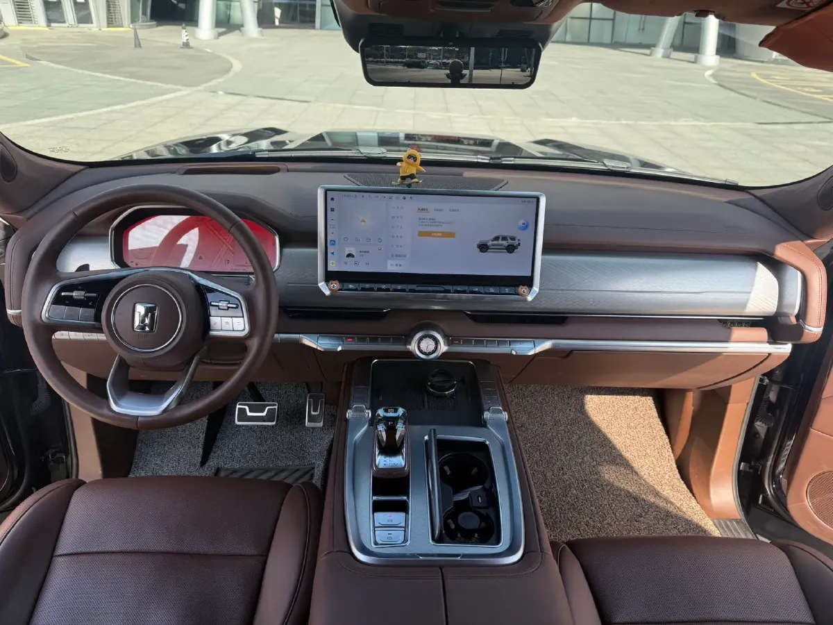 2024 Tank 700 3.0T 360HP V6 9AT PHEV 37.1KWH,autocango,china used car exporter,china ev exporter,chinese used car exporter,chinese used ev exporter