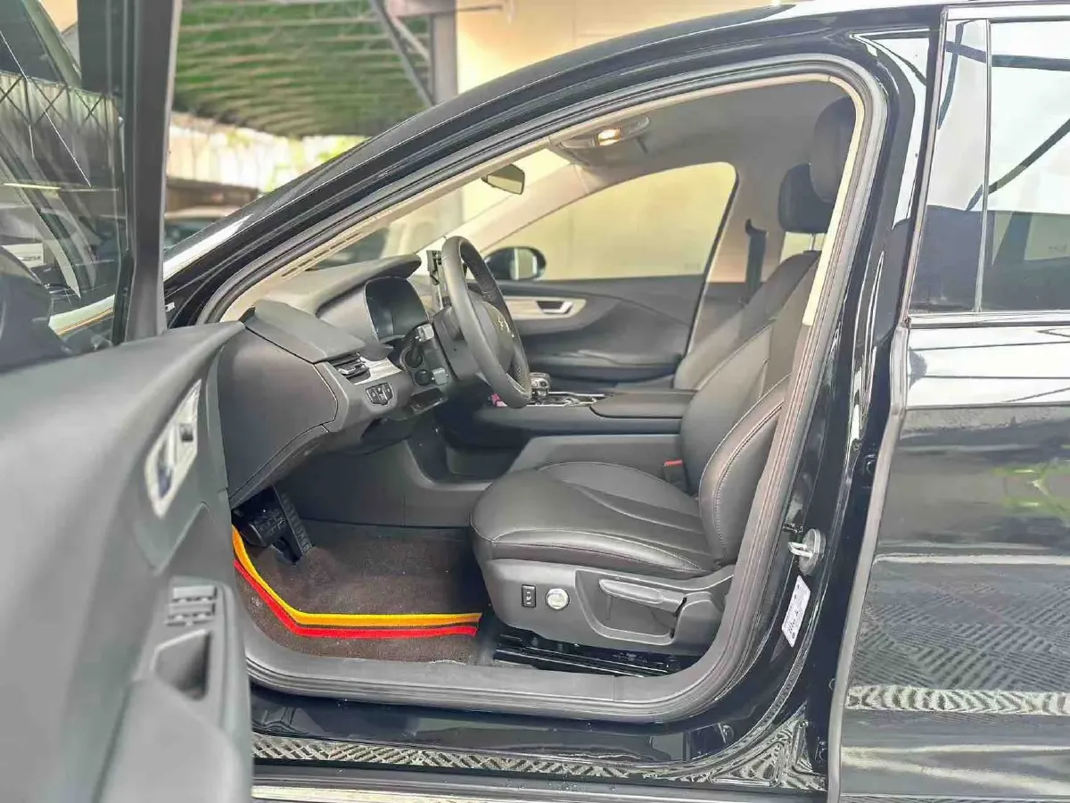 2024 HongQi E-QM5 BEV 72KWH,autocango,china used car exporter,china ev exporter,chinese used car exporter,chinese used ev exporter