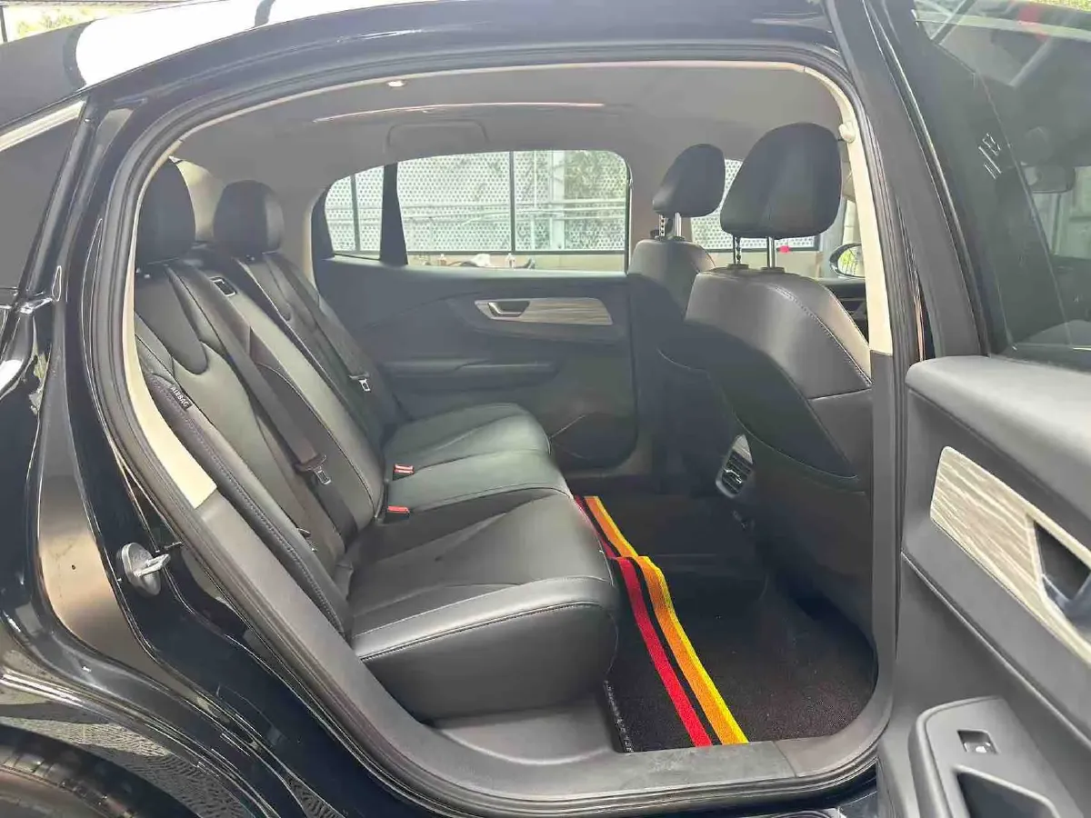 2024 HongQi E-QM5 BEV 72KWH,autocango,china used car exporter,china ev exporter,chinese used car exporter,chinese used ev exporter
