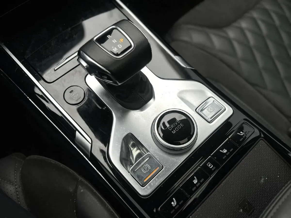 2019 HongQi HS5 2.0T 224HP L4 6AT,autocango,china used car exporter,china ev exporter,chinese used car exporter,chinese used ev exporter