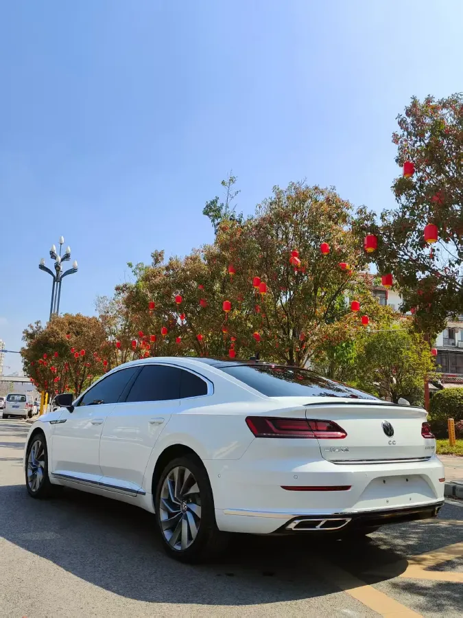 2021 Volkswagen CC 2.0T 220HP L4 7DCT,autocango,china used car exporter,china ev exporter,chinese used car exporter,chinese used ev exporter