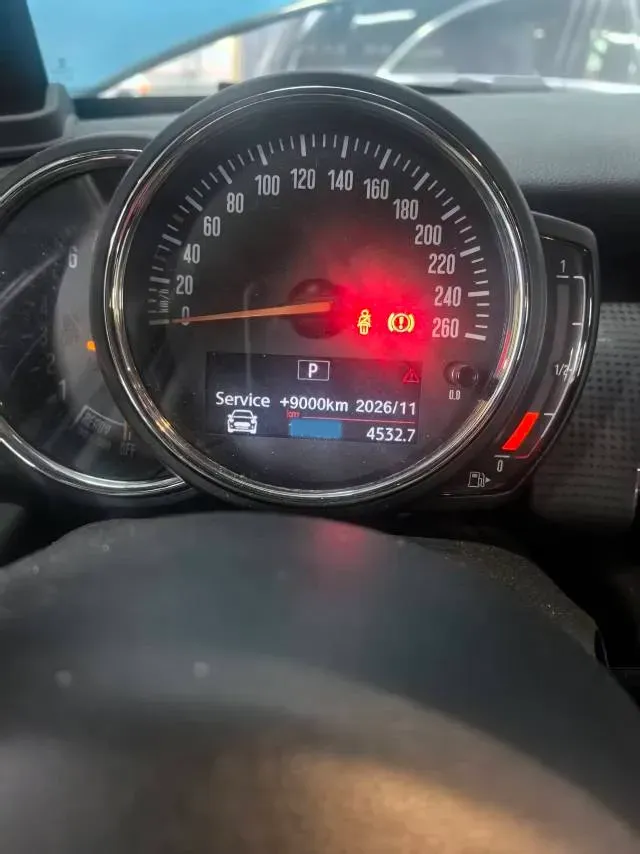 2016 MINI MINI 1.5T 136HP L3 6AT,autocango,china used car exporter,china ev exporter,chinese used car exporter,chinese used ev exporter