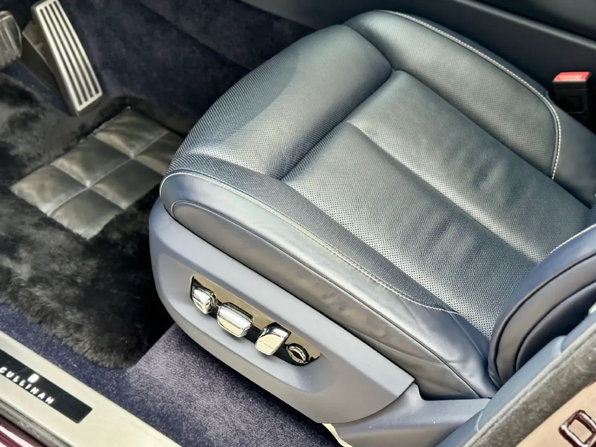 2018 Rolls-Royce Cullinan 6.7T 571HP V12 8AT,autocango,china used car exporter,china ev exporter,chinese used car exporter,chinese used ev exporter