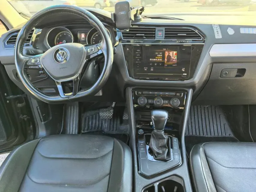 2019 Volkswagen CC 2.0T 186HP L4 7DCT,autocango,china used car exporter,china ev exporter,chinese used car exporter,chinese used ev exporter