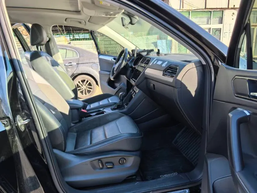 2019 Volkswagen CC 2.0T 186HP L4 7DCT,autocango,china used car exporter,china ev exporter,chinese used car exporter,chinese used ev exporter