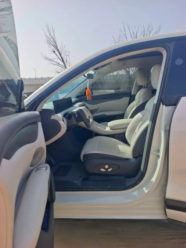 2025 IM LS6 BEV 75KWH,autocango,china used car exporter,china ev exporter,chinese used car exporter,chinese used ev exporter