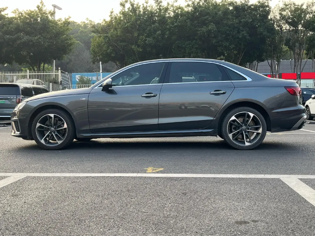 2020 Audi A4L 2.0T 190HP L4 7DCT,autocango,china used car exporter,china ev exporter,chinese used car exporter,chinese used ev exporter