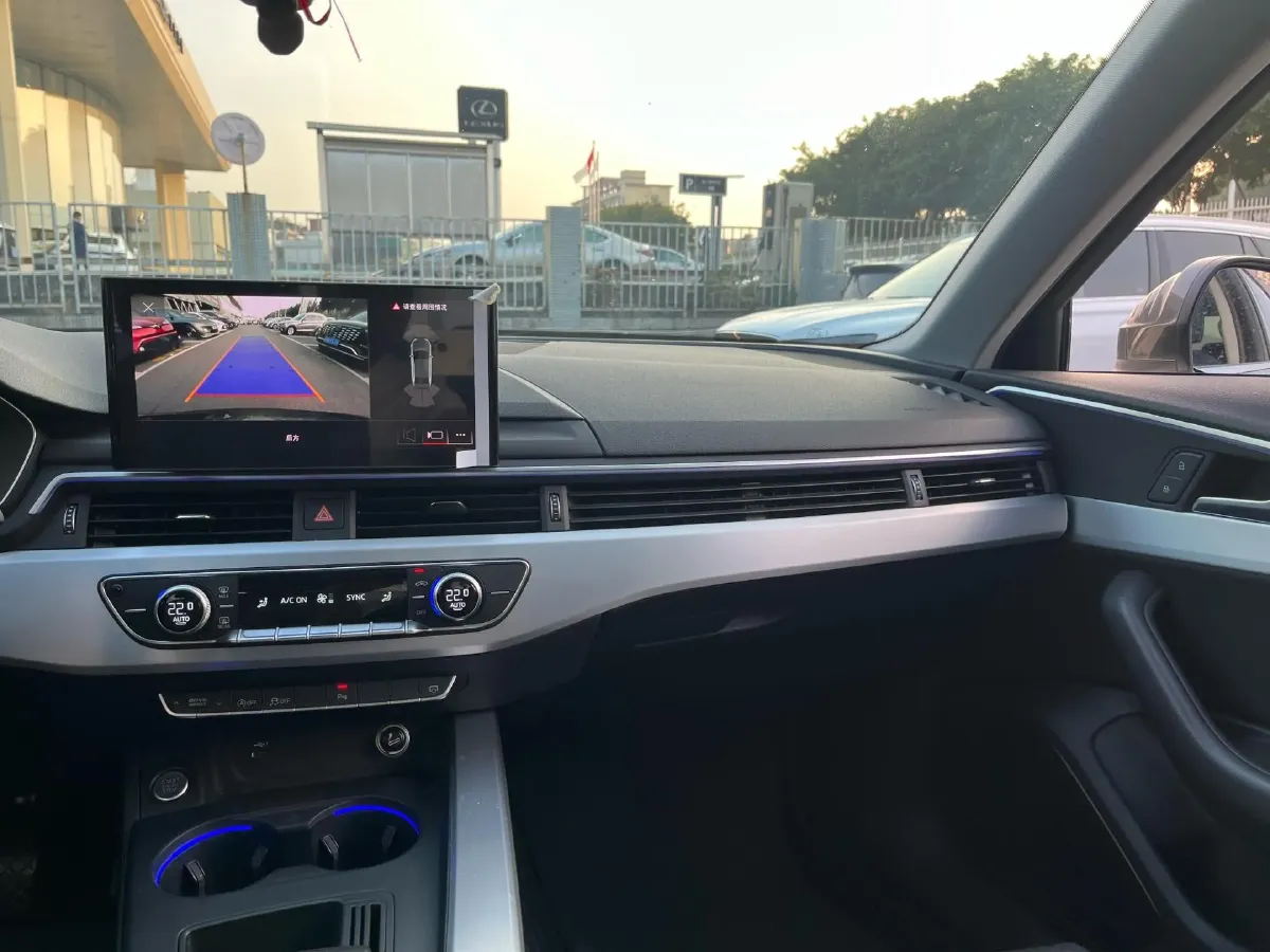 2020 Audi A4L 2.0T 190HP L4 7DCT,autocango,china used car exporter,china ev exporter,chinese used car exporter,chinese used ev exporter