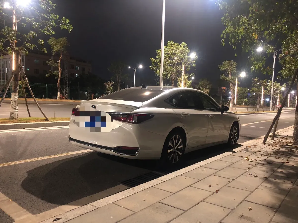 2018 Lexus ES 2.0L 167HP L4 6AT,autocango,china used car exporter,china ev exporter,chinese used car exporter,chinese used ev exporter