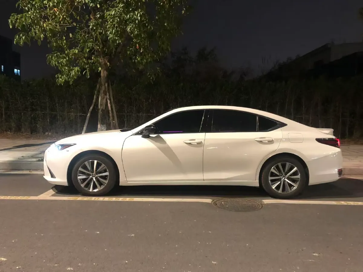 2018 Lexus ES 2.0L 167HP L4 6AT,autocango,china used car exporter,china ev exporter,chinese used car exporter,chinese used ev exporter