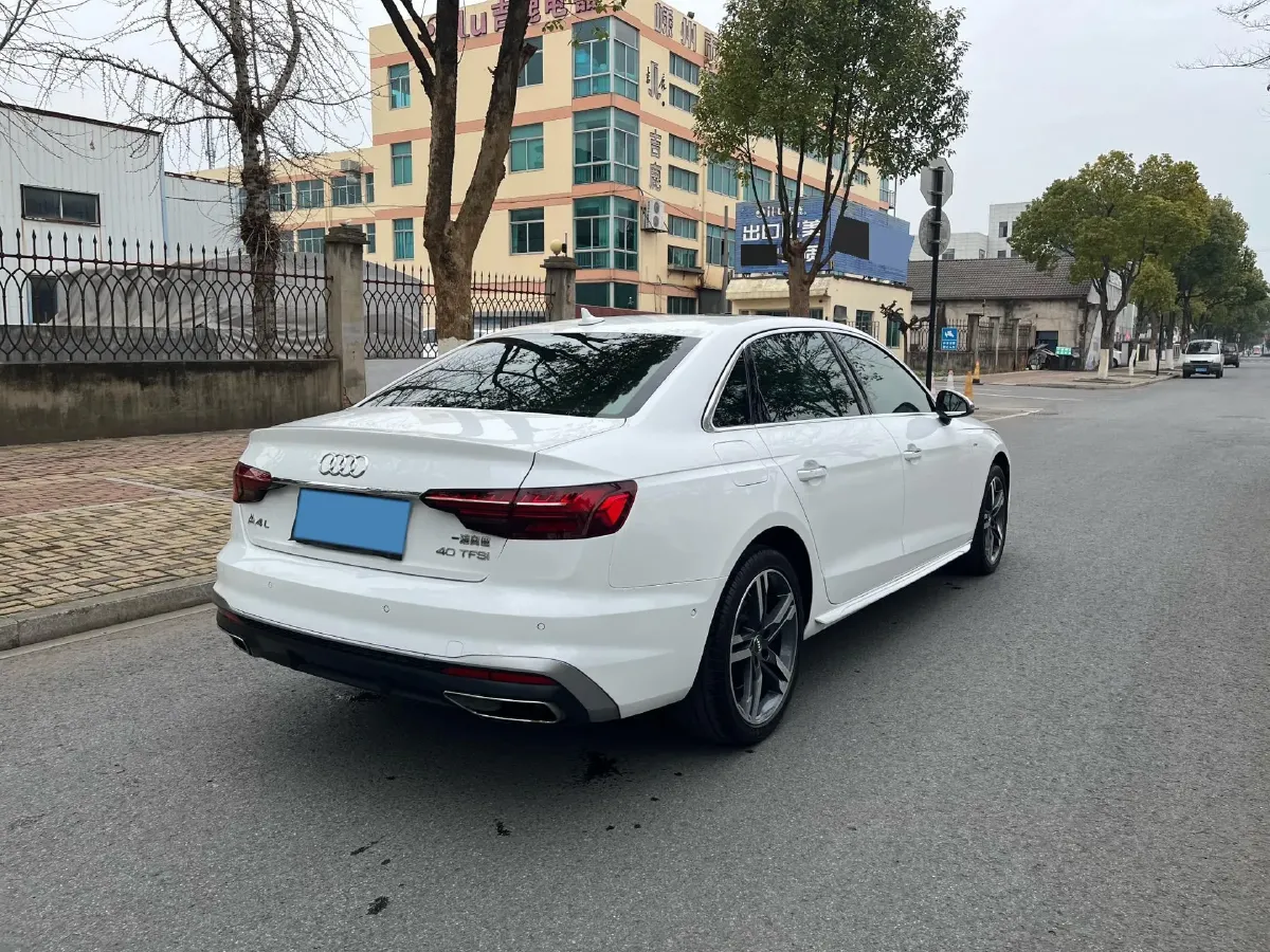 2020 Audi A4L 2.0T 190HP L4 7DCT,autocango,china used car exporter,china ev exporter,chinese used car exporter,chinese used ev exporter