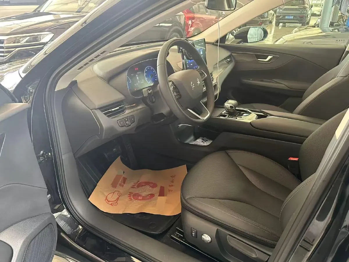 2024 HongQi E-QM5 BEV 60KWH,autocango,china used car exporter,china ev exporter,chinese used car exporter,chinese used ev exporter