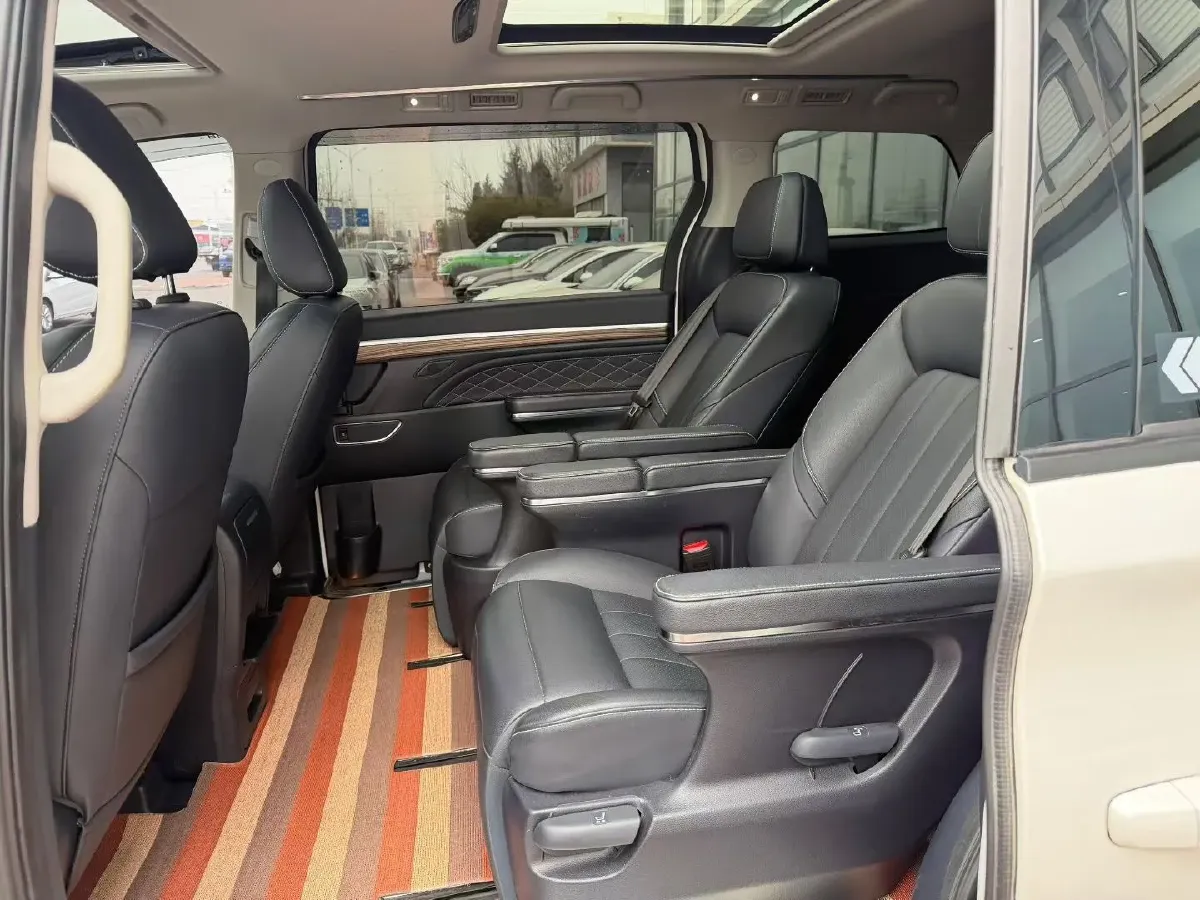 2020 GAC Trumpchi M8 2.0T 252HP L4 8AT,autocango,china used car exporter,china ev exporter,chinese used car exporter,chinese used ev exporter