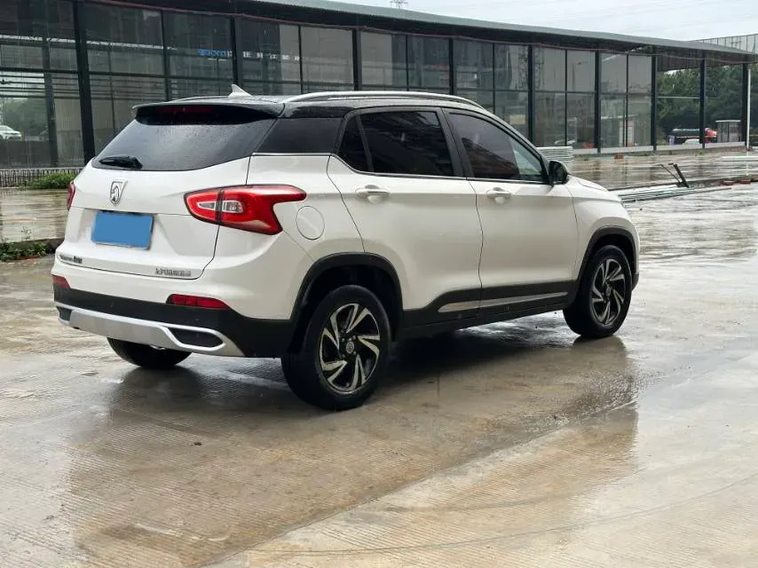 2017 HaiMa S5 Young Edition 1.6L 122HP L4 5MT,autocango,china used car exporter,china ev exporter,chinese used car exporter,chinese used ev exporter