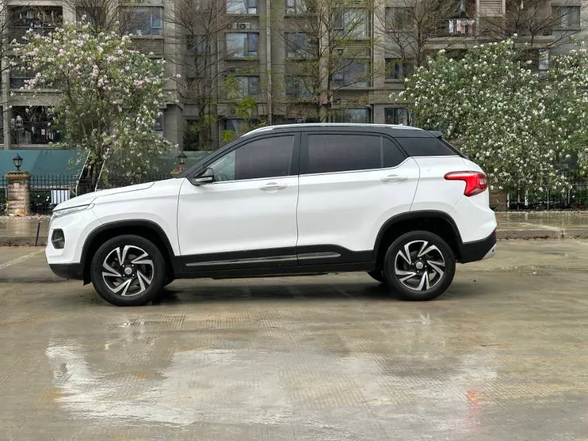 2017 HaiMa S5 Young Edition 1.6L 122HP L4 5MT,autocango,china used car exporter,china ev exporter,chinese used car exporter,chinese used ev exporter