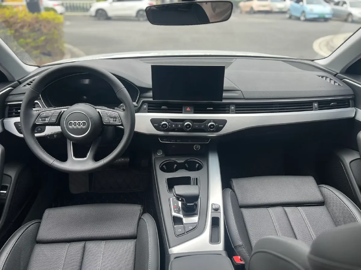 2020 Audi A4L 2.0T 190HP L4 7DCT,autocango,china used car exporter,china ev exporter,chinese used car exporter,chinese used ev exporter