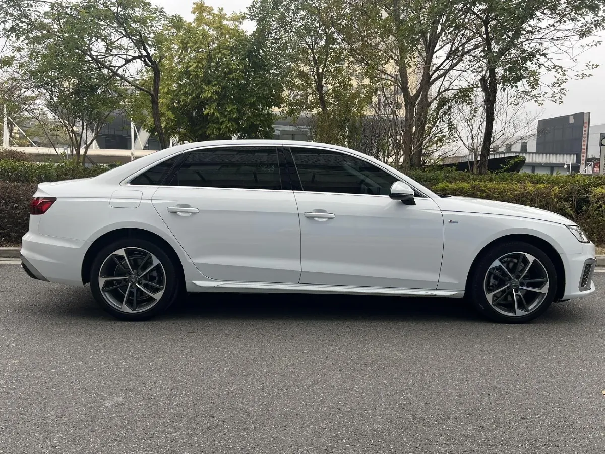 2020 Audi A4L 2.0T 190HP L4 7DCT,autocango,china used car exporter,china ev exporter,chinese used car exporter,chinese used ev exporter