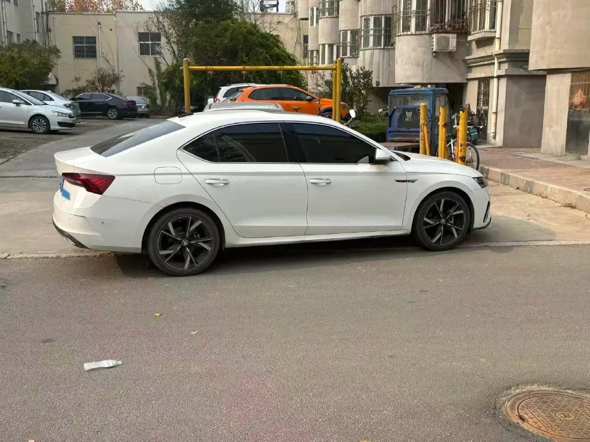 2021 Skoda Octavia 1.4T 150HP L4 7DCT,autocango,china used car exporter,china ev exporter,chinese used car exporter,chinese used ev exporter
