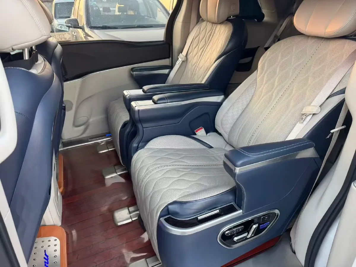 2021 Buick GL8 2.0T 237HP L4 9AT,autocango,china used car exporter,china ev exporter,chinese used car exporter,chinese used ev exporter