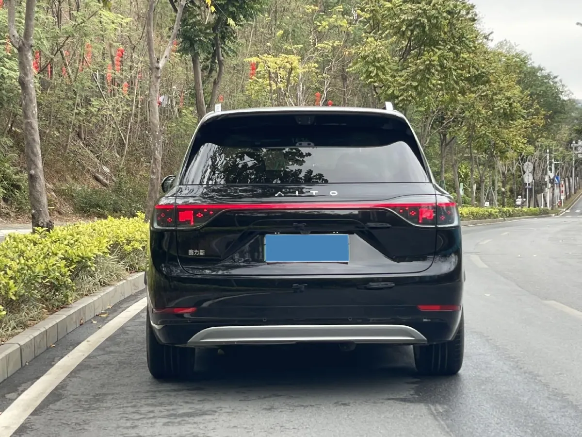 2025 AITO AITO M9 REEV 160HP REEV 52KWH,autocango,china used car exporter,china ev exporter,chinese used car exporter,chinese used ev exporter